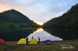 Magisnya Pagi di Ranukumbolo, Gunung Semeru