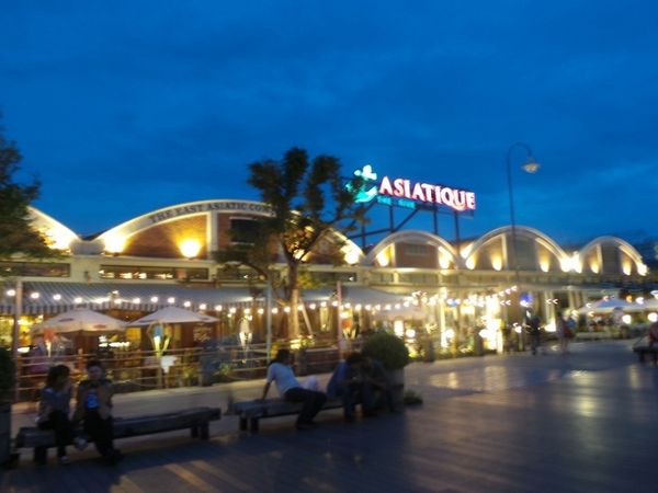 Ini Dia Tempat Nongkrong Paling Gaul di Bangkok