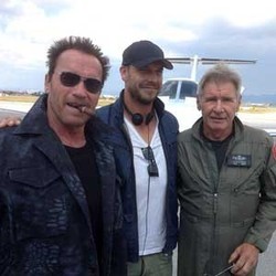 Arnold Schwarzenegger & Harrison Ford Santai Bareng di Lokasi Syuting Expendables 3