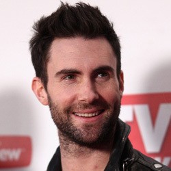 Adam Levine Habiskan Rp 680 Juta untuk Rawat Anjing