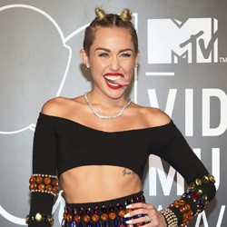  Miley Cyrus: Saya Tak Punya Kehidupan Normal