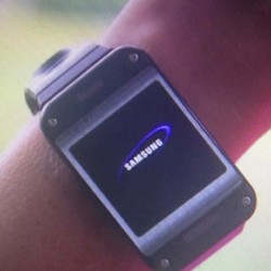 Gaya Pragmatis Samsung Galaxy Gear