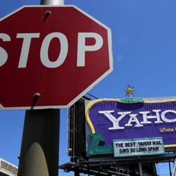 Semakin Tergencet, Yahoo Angkat Kaki dari China?
