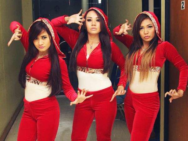 Trio Macan Makin Ngejreng