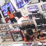 Handy Sundjaja : Ciptakan Jutaan Senyum Lewat LOG IN MEGASTORE