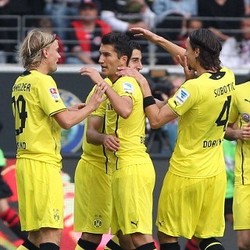 Mkhitaryan Dua Gol, Dortmund Kalahkan Frankfurt