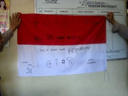 Bendera Merah Putih Penuh Coretan Ditemukan di Lamongan