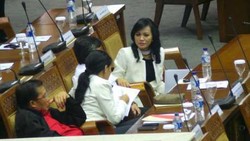 Kasus Video Porno Kembali Diusut, Karolin Tetap Bekerja Hadiri Paripurna