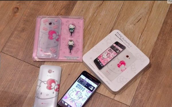 Gaya Girly Hello Kitty di HTC Butterfly S
