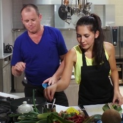 Pengalaman Ekstrem Hannah Al Rashid Jadi Presenter Acara Kuliner