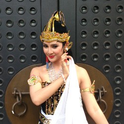  Maudy Koesnaedi Seimbangkan Antara Karier dan Anak