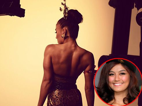 Agnes Monica Pamer Punggung Kekarnya