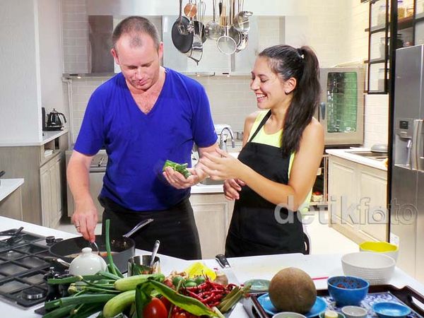 Serunya Hannah Al Rasyid Syuting Street Food Chef