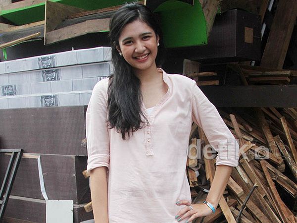 Si Manis Mikha Tambayong Tampil Apa Adanya