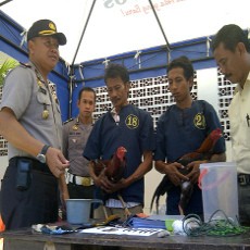 Arena Judi Sabung Ayam Digerebek, Dua Petaruh Diamankan 