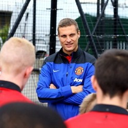 Vidic Tidak Khawatir, tapi MU Memang Harus Memperbaiki Diri