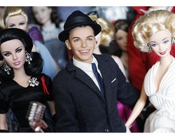 Jian Yang, Pria yang Rela Diputuskan Pacar karena Koleksi 9.000 Boneka