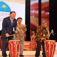Mendikbud Buka Festival Indonesia Pertama dan Terbesar di Asia Tengah