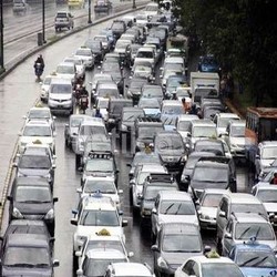 Jero: Di Negara Lain Mobil 10 Tahun Mati, di Sini Kok Hidup Semua?