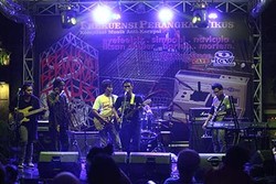 Produksi Album Kedua, Simponi Terapkan Metode Pendanaan Massal Berupa Adopsi Terumbu Karang