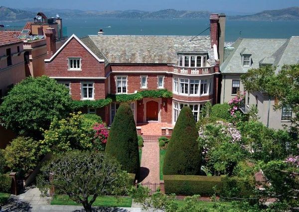 Rumah Super Mewah yang Ditaksir CEO Cantik Yahoo