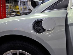 Tahun Depan, 3 Mobil Listrik Ford Ngaspal