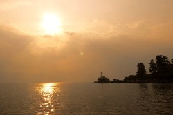 Menyeberang Senja Hari ke Samosir