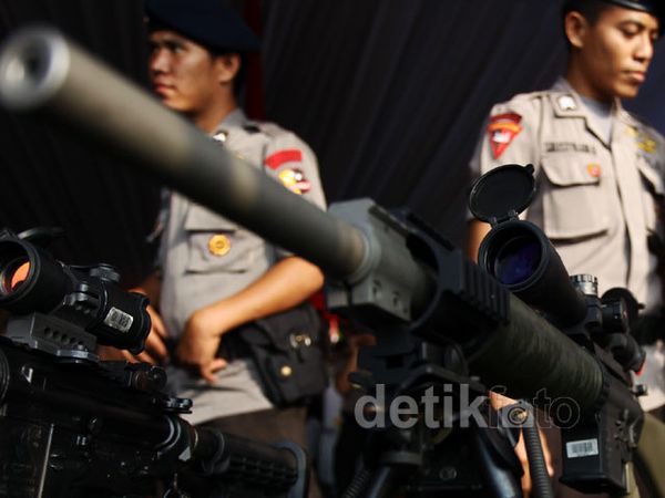 Polri Pamer Senjata