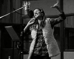 Gisele Bundchen Pamer Bakat Menyanyi di Iklan Terbaru H&M