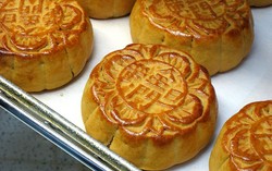 Presiden China Larang Pejabatnya Beli Kue Bulan Pakai Uang Negara