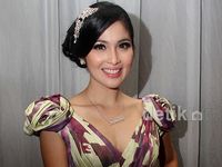 Si Cantik Sandra Dewi Tak Jomblo Lagi