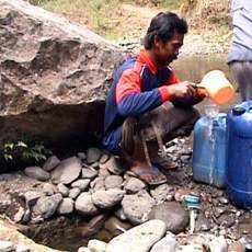 Dilanda Kekeringan, Warga Harus Berbagi Air dengan Hewan Piaraan