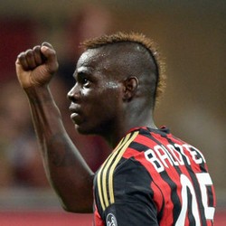 Kaka Tak Sabar Duet Bareng Balotelli