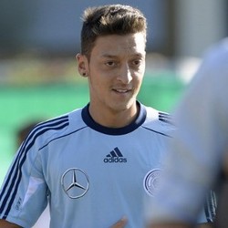 Kedatangan Oezil Akan Tambah Kepercayaan Diri Arsenal