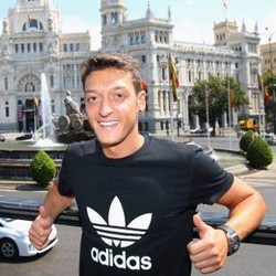 Mourinho: Bersama Oezil, Arsenal Jadi Penantang Juara Premier League