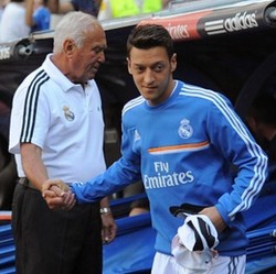 Isco & Arbeloa Terkejut dengan Kepindahan Oezil