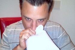 Selama 14 Bulan, Daniel Clavin Cegukan Terus-menerus