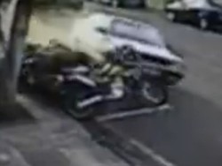 Apes, Niat Menghindar dari Kecelakaan Malah Tabrak 13 Motor