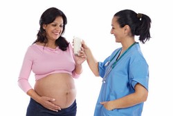 Ingin Lahirkan Anak dengan Tubuh Tinggi? Rajinlah Minum Susu Saat Hamil 