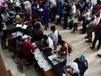 Ratusan Orang Antre Membuat SKCK