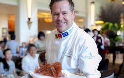 Menu Santap Malam Ini Semuanya Berupa Dessert