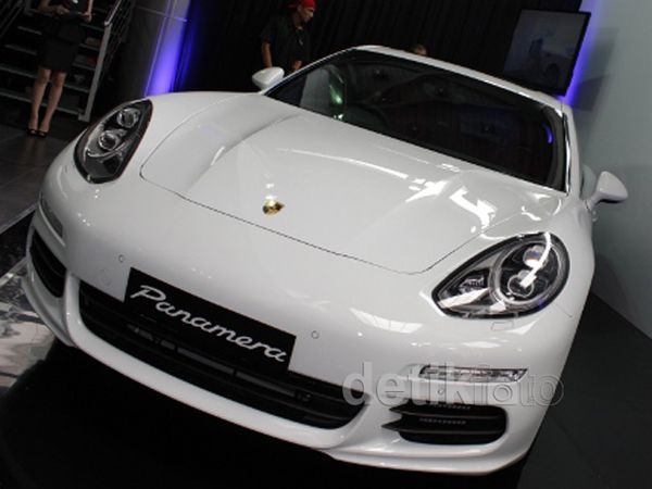 Mewahnya Porsche Panamera S