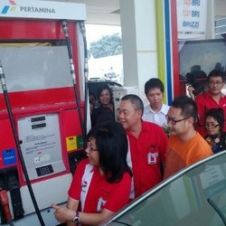Bos Pertamina Jadi Petugas SPBU Dadakan