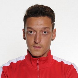 Wenger Bikin Oezil Pede Lagi