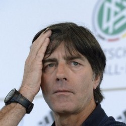 Loew Tuntut Perbaikan dari Lini Belakang Jerman