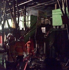 Puluhan Kios PKL Kokrosono Semarang Ludes Terbakar