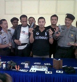 Polisi Aceh Timur Tangkap Perompak Laut Bersenjata