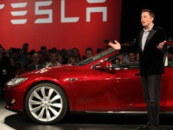 Elon Musk Ajak 5 Anaknya Test Drive Mobil Listrik