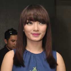 Akhiri Pertunangan, Zaskia Gotik Masih Pakai Cincin dari Vicky