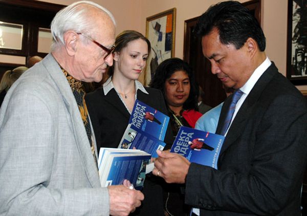 Buku Harus Bisa Hadir dalam Bahasa Rusia